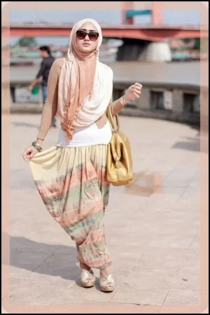 Latest-Summer-Hijab-Designs-2013-For-Muslim-Girls--585x876.jpg