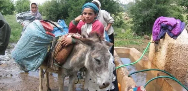 maroc-femmes-eau-constance-corbier.jpg