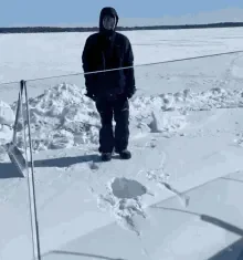 16_15_10_snow_snowhole.gif