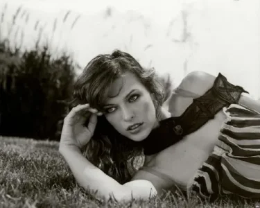 MillaJovovich1.jpg