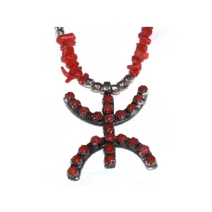 collier-kabyle-en-corail-rouge-et-argent-dath-yenni-avec-pendentif-dinsigne-berbere.jpg