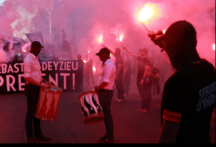 néo nazi tambours.png
