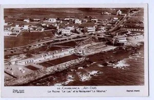la piscine le lac et le restaurant la Reserve..jpg