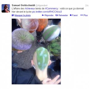 Les-cheveux-verts-en-soutien-a-leur-camarade-exclu_visuel_article2.jpg