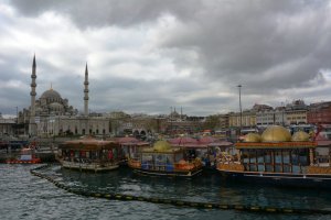 Istanbul30_Eminonu_Square08.JPG