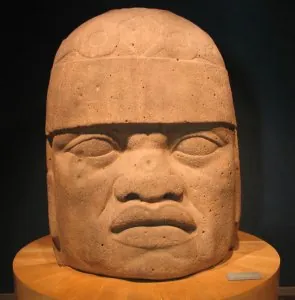 590px-20041229-Olmec_Head_%28Museo_Nacional_de_Antropolog%C3%ADa%29.jpg