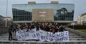 quenelle-annecy-soutien-dieudonne.jpg