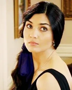 Tuba-B-y-k-st-n-tuba-buyukustun-19180881-400-500.jpg