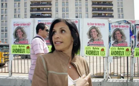 ump-nora-preziosi-lors-campagne-legislatives-21-mai-2007-marseille-1644325-616x380[1].jpg
