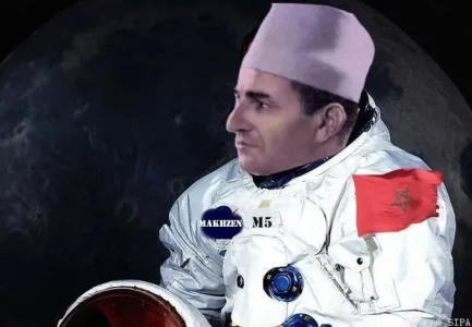 mohamed-v-sur-la-lune.jpg