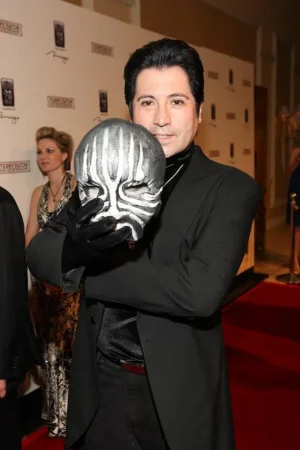 the-masked-magician-valentino.jpg