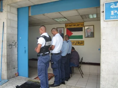 Bethléhem - La police au service d'allah....jpg