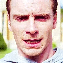 tumblr_m63fpuCloV1qdj9xio4_250.gif
