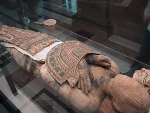 mummylouvre.jpg