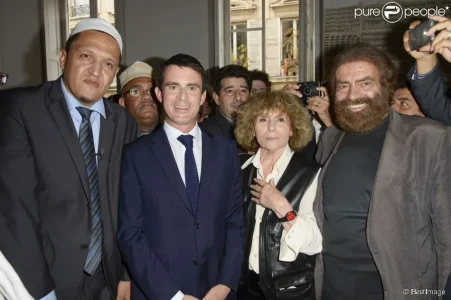 1602459-hassen-chalghoumi-manuel-valls-clara-950x0-1.jpg