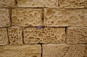 800px-Salt_weathering_in_gozo.jpg