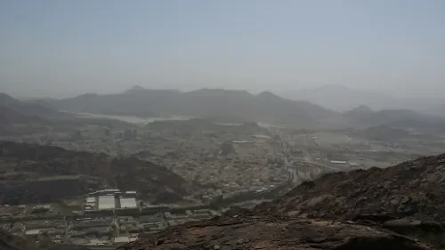 vue-makkah-thawr.jpg