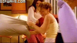 one-tree-hill-brooke-davis-sleepover-pillow-fight-hayley-james-peyton-sewyer.gif