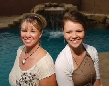 parent-lookalike-big-smiles.jpg